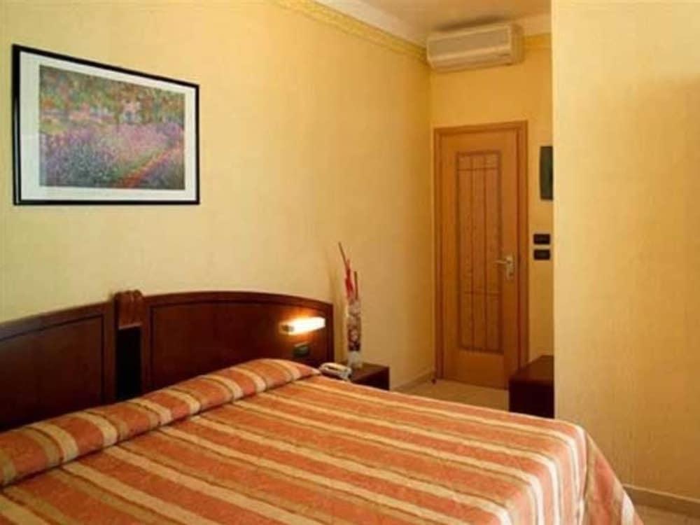 Hotel Rex Rimini Exteriör bild