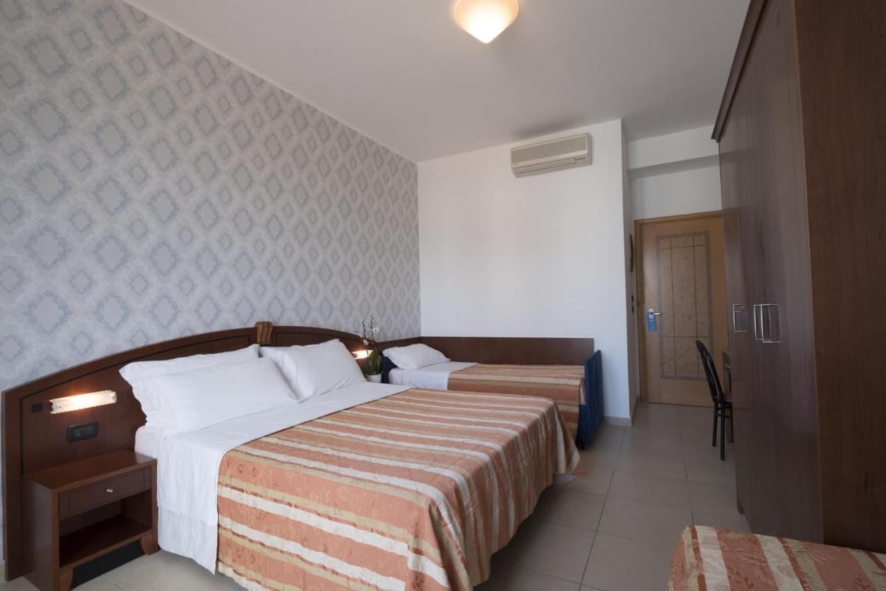 Hotel Rex Rimini Exteriör bild