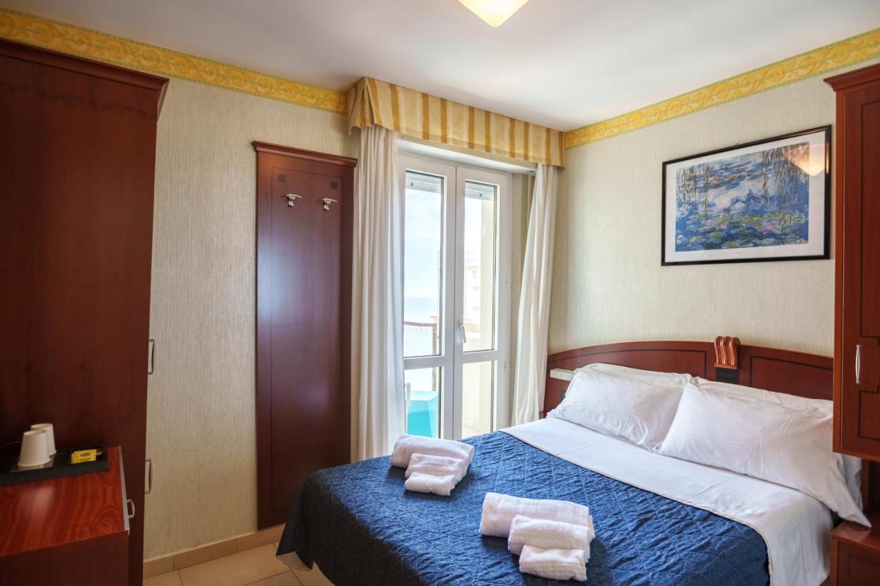 Hotel Rex Rimini Exteriör bild