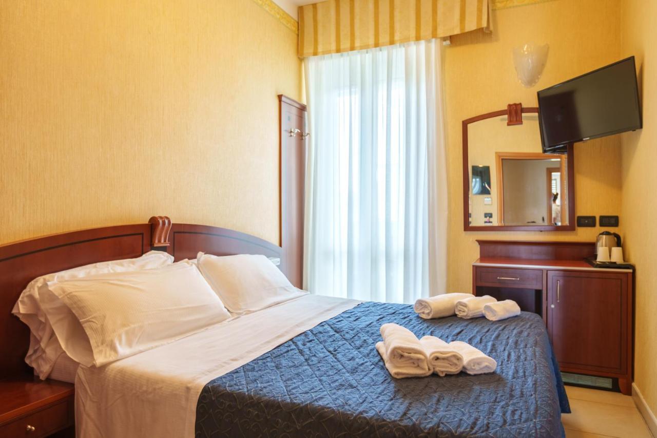 Hotel Rex Rimini Exteriör bild
