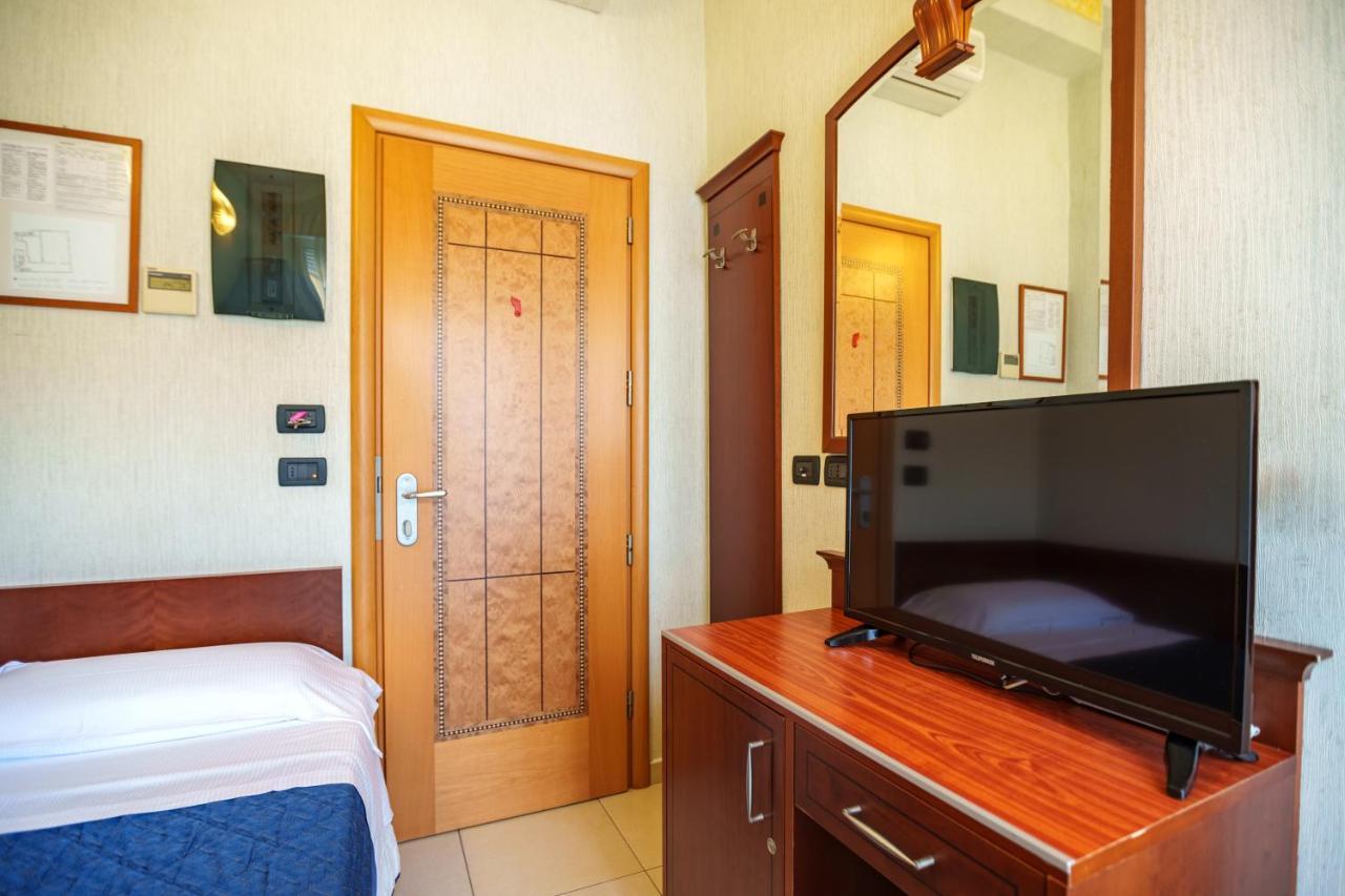 Hotel Rex Rimini Exteriör bild