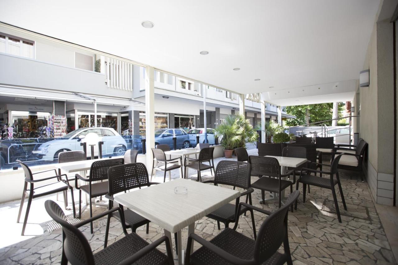 Hotel Rex Rimini Exteriör bild