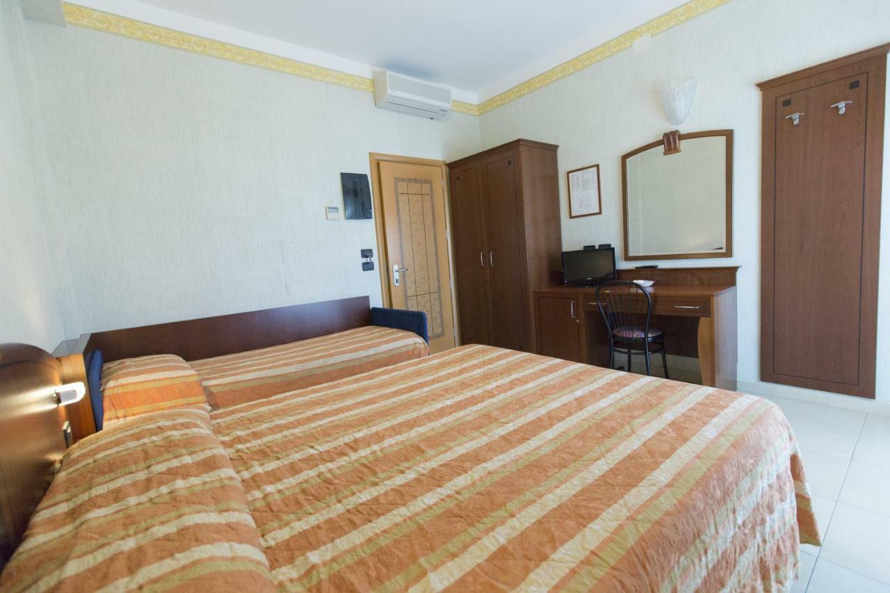 Hotel Rex Rimini Exteriör bild